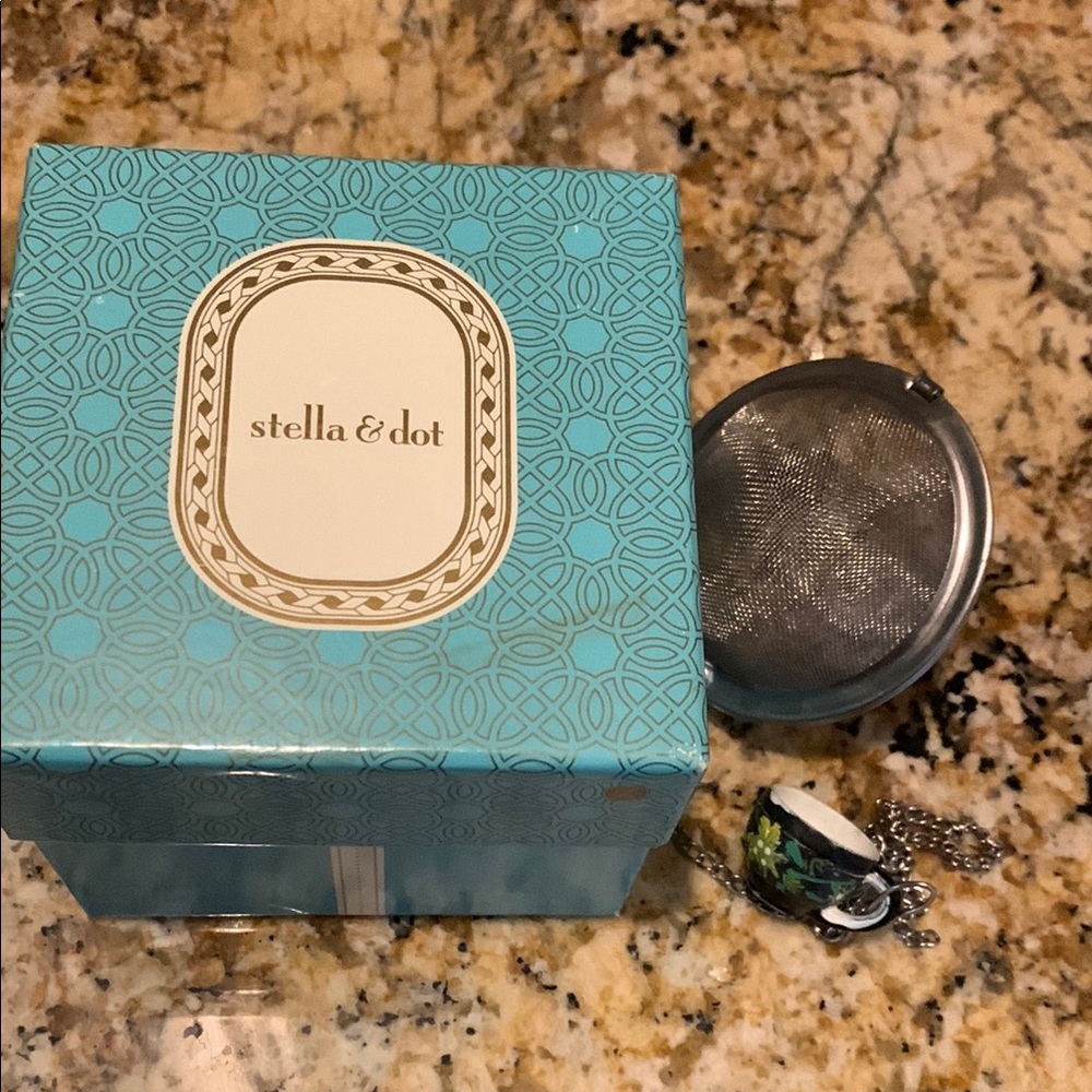 Stella & Dot Tea strainer